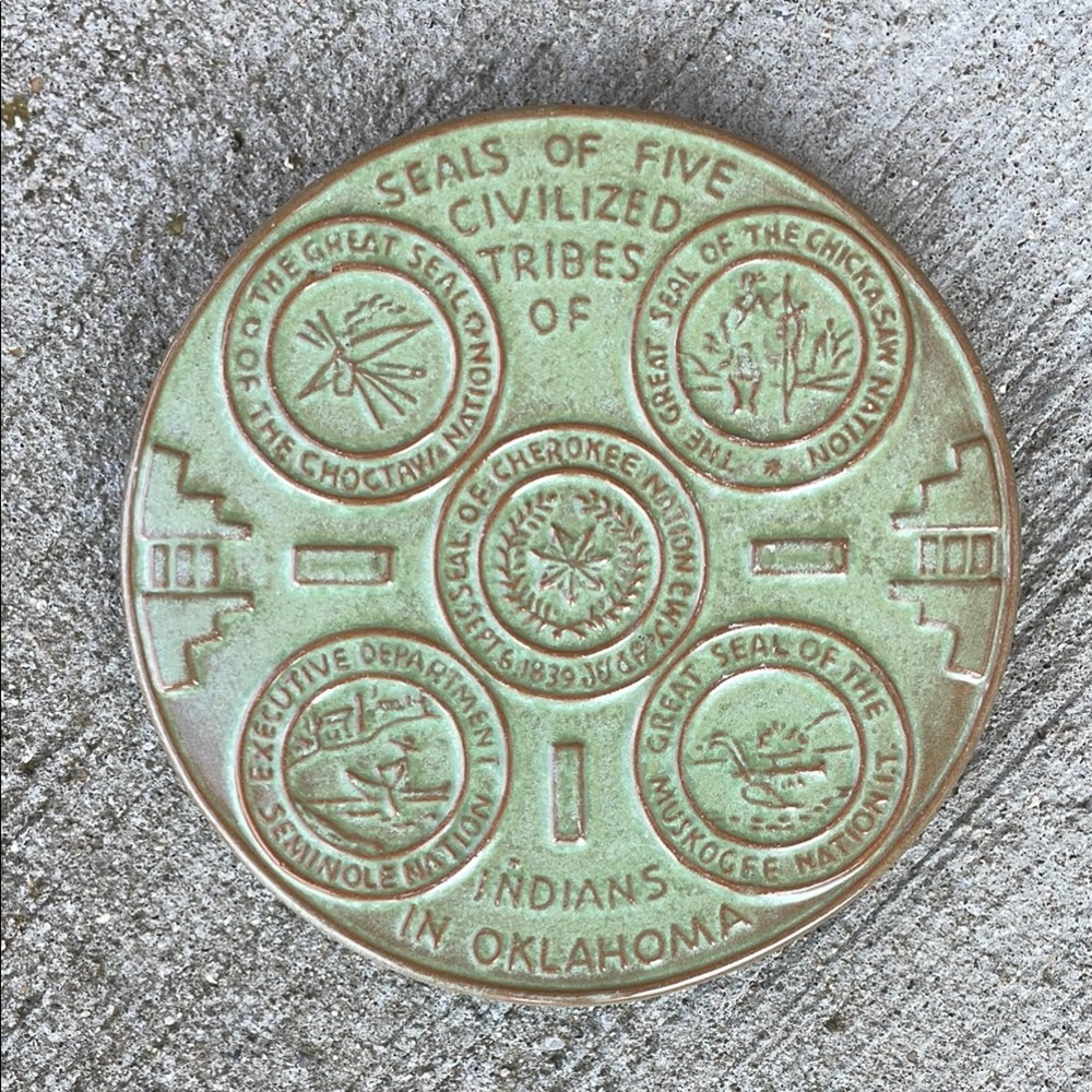Frankoma Pottery Seals of Tribes of Indians in Oklahoma trivet Green Native West